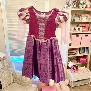 Girls Disney Store Rapunzel Costume /Dress SZ 4 ☀️